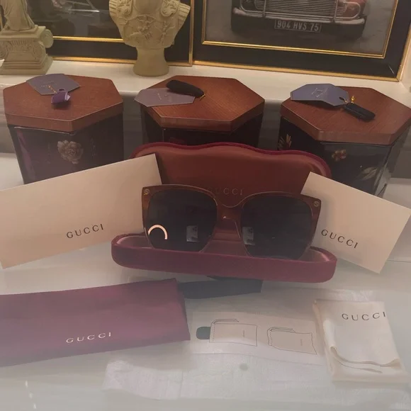NWT Authentic GUCCI Sunglasses with all the original packaging & Organizer🧡 🧡 - Picture 6 of 12